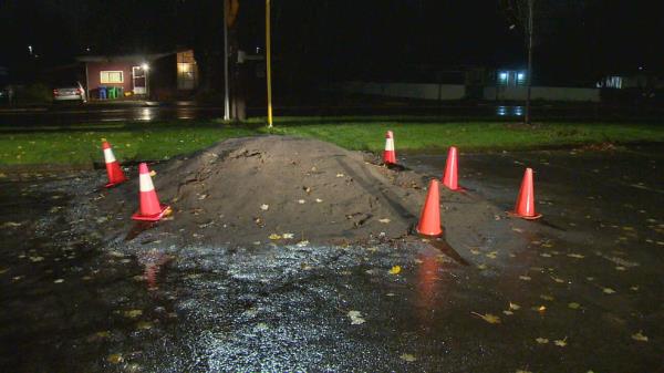 约翰逊河沿岸的房车车主感受到了大雨的影响