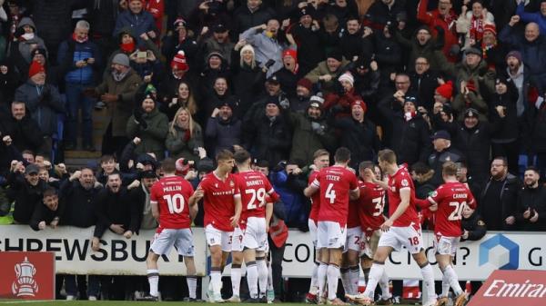 Wrexham fans salute Tom O'Connor