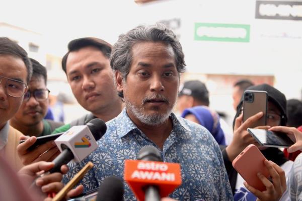 Khairy: Pardons Board should justify Najib decision to curb rumours