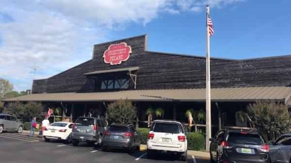 Priester's Pecans is a relaxing place to stop and enjoy the front porch, the free samples, the gift shop and much more. (Photos by Michelle Matthews)